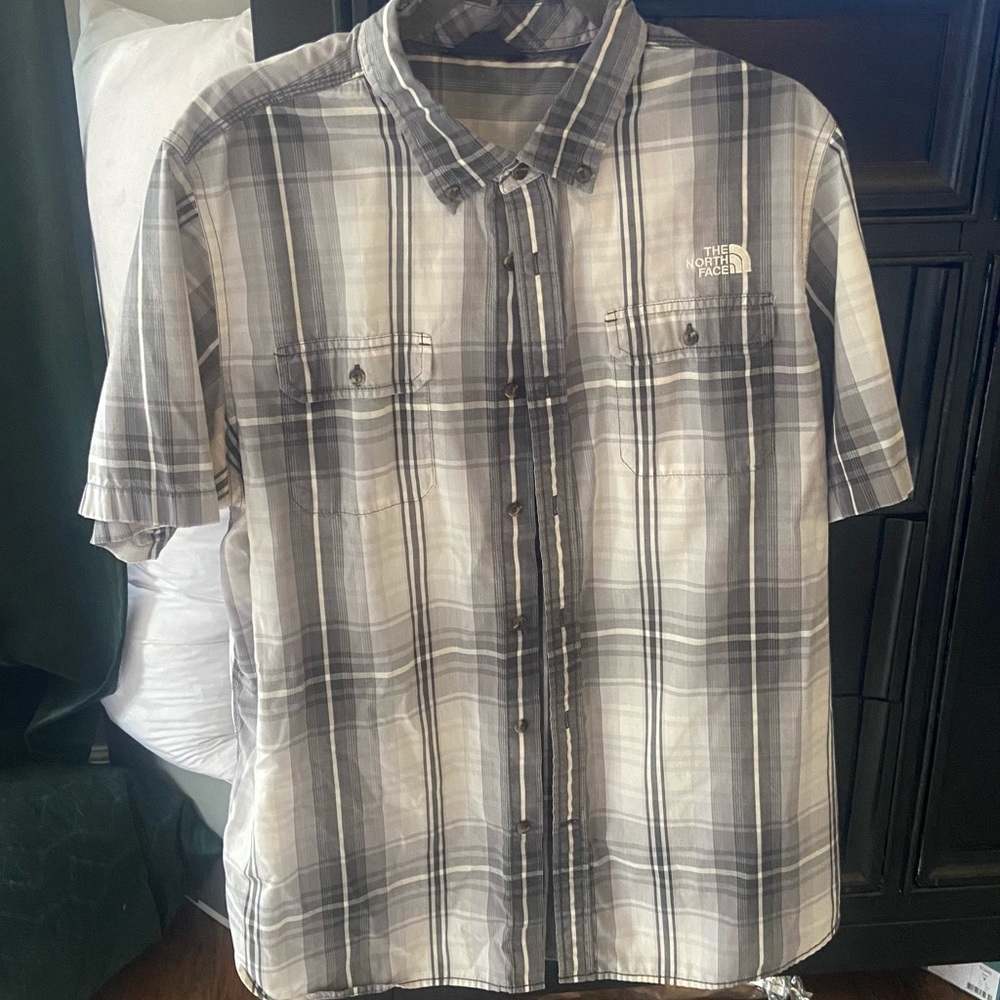 Men’s north face short sleeve button down